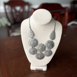 Stella & Dot retired Medina Bibb necklace